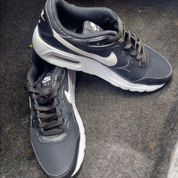 Nice shoes - Picture 2 of 3